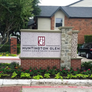 Huntington Glen monument sign 2